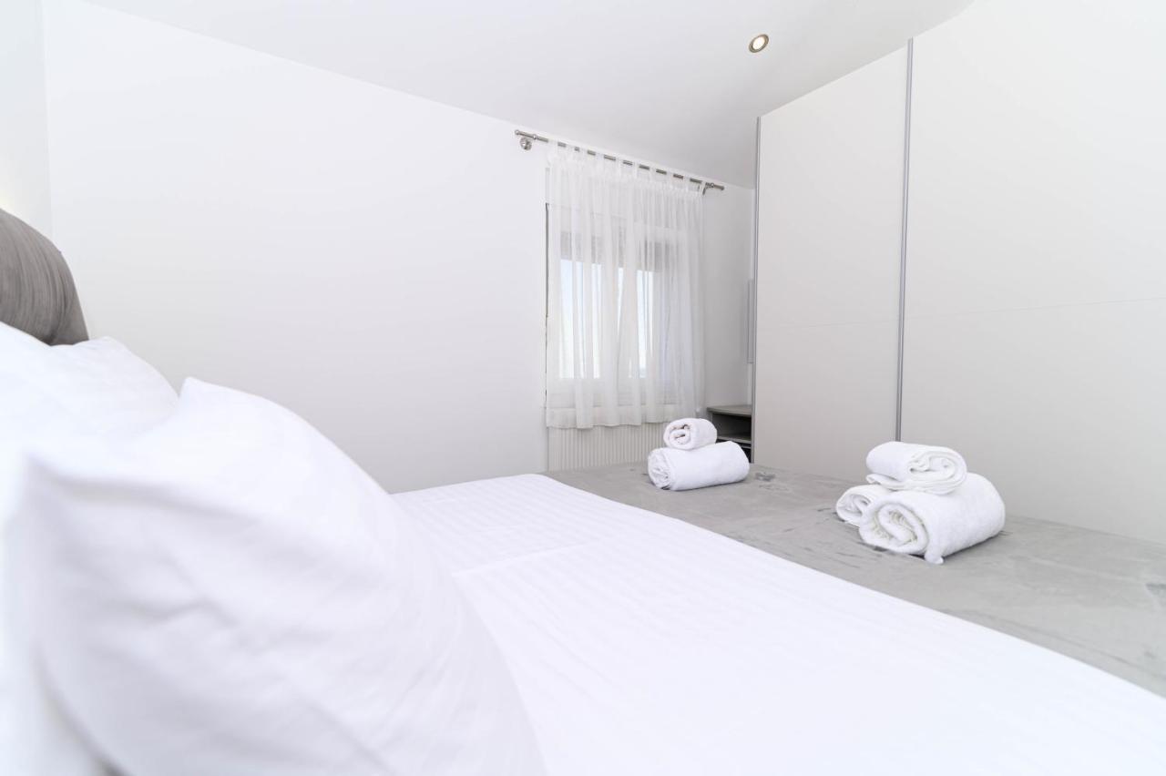Appartement Loni à Trogir Extérieur photo