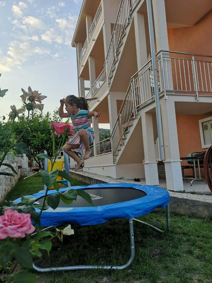 Appartement Loni à Trogir Extérieur photo